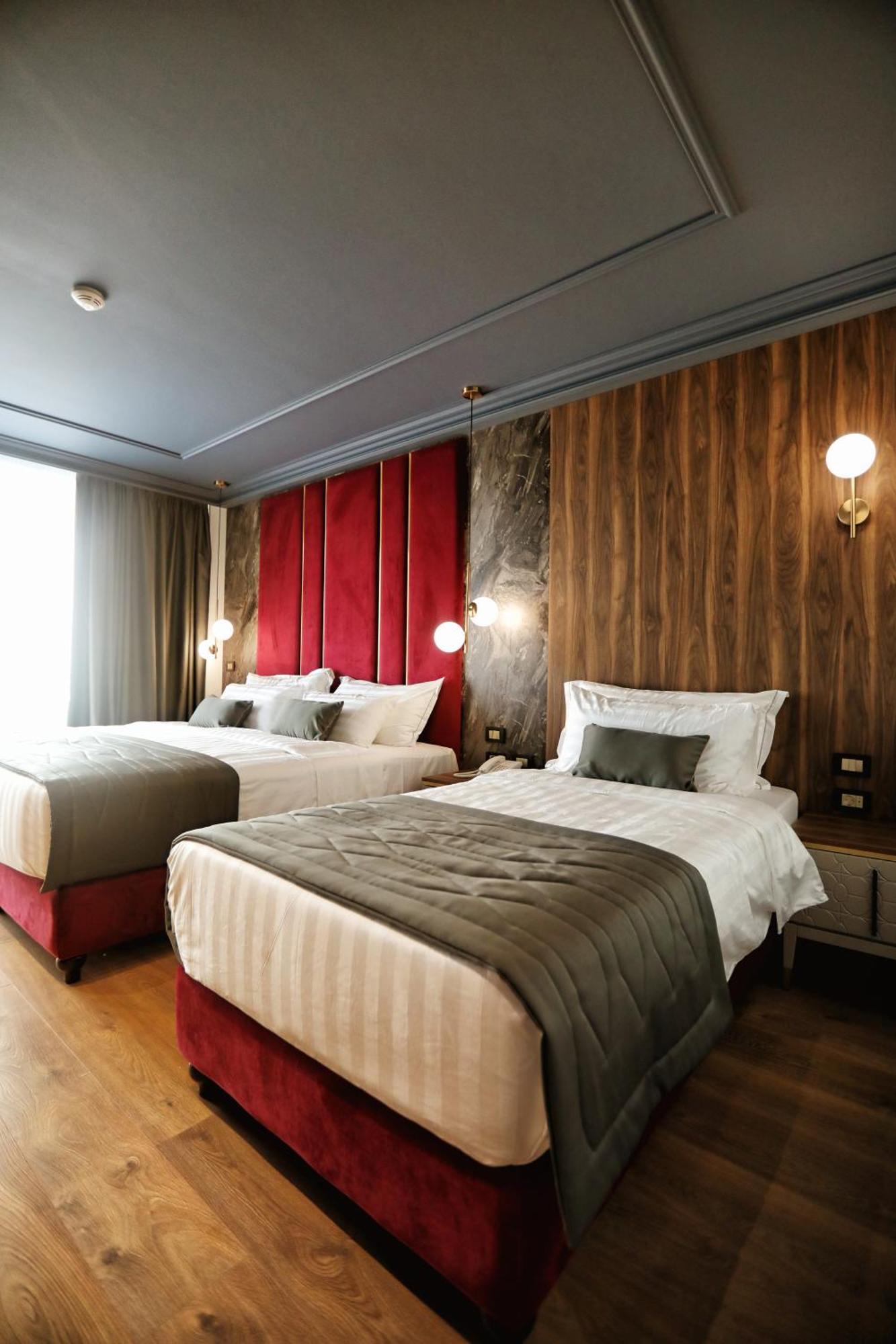 Luxury Premium Finese Hotel Golem (Tirana)