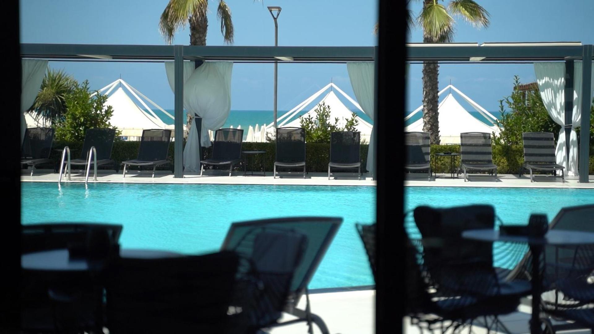 Luxury Premium Finese *