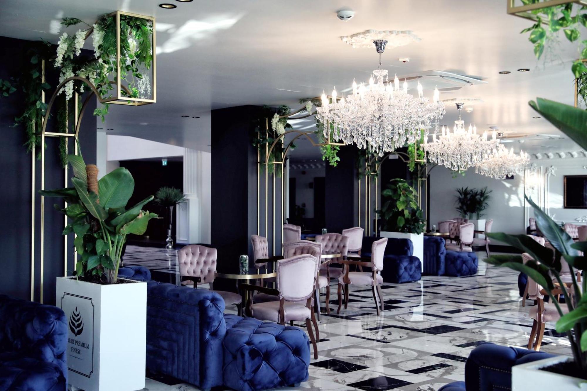 Luxury Premium Finese Hotel *